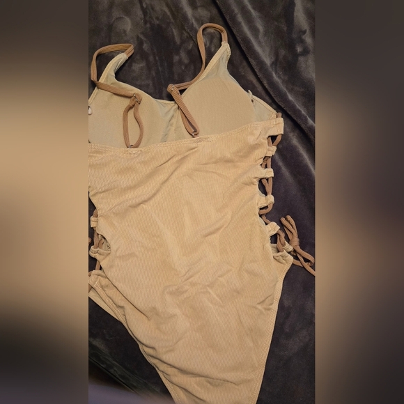 NWOT Women's Narecte One Piece Swimsuit #403 - Picture 7 of 11